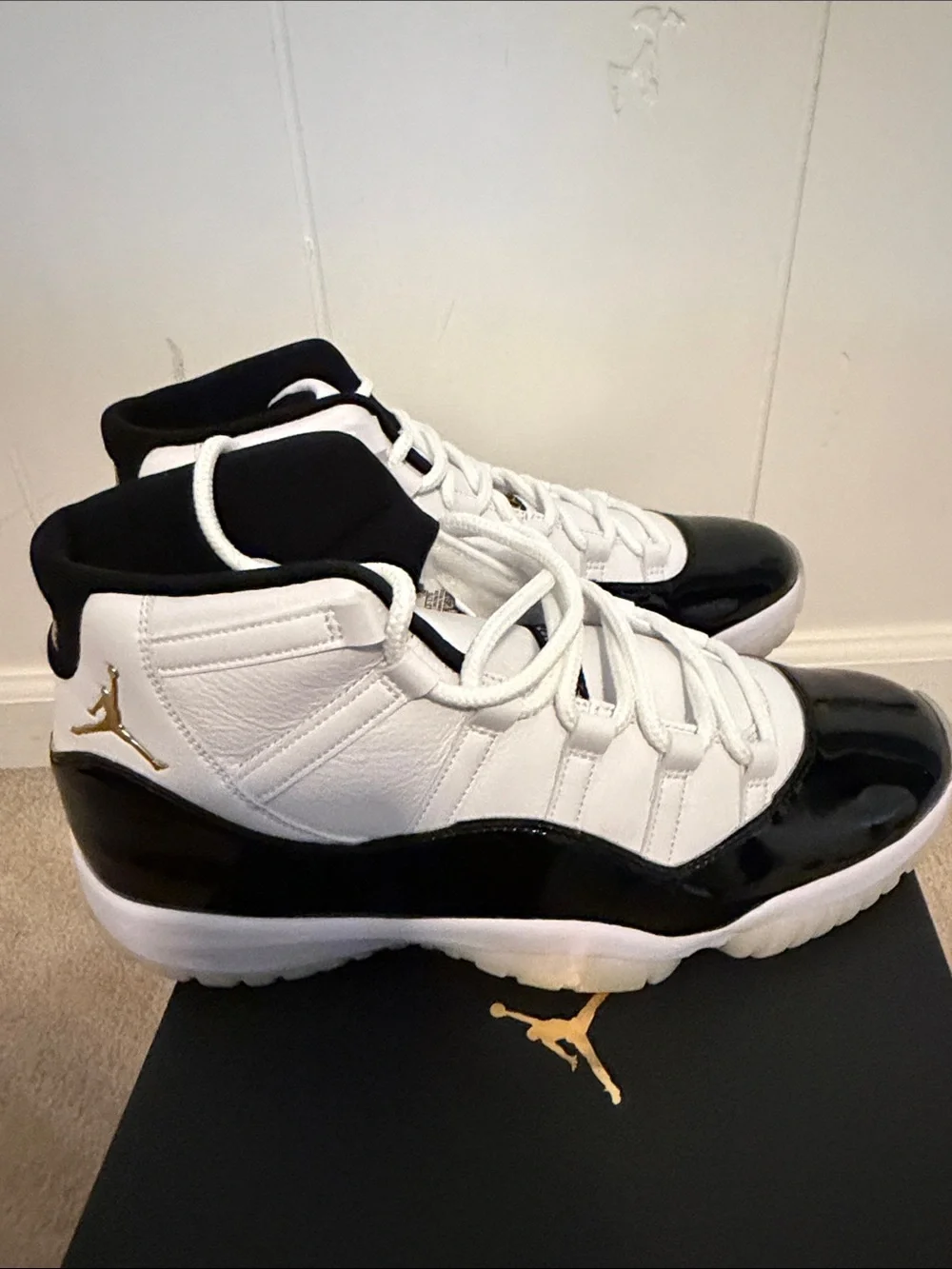Jordan 11 retro White and Black patent leather Sneaker with Gold Jumpman